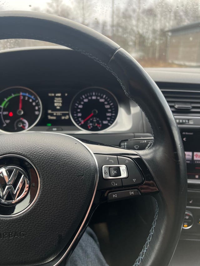 2015 VOLKSWAGEN GOLF - 24