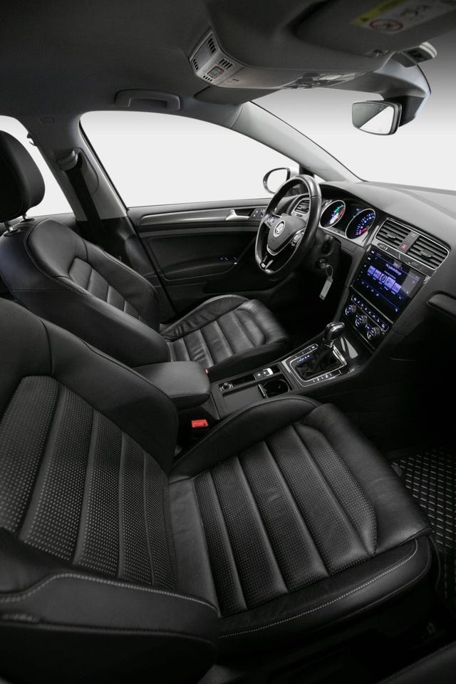 2019 VOLKSWAGEN GOLF - 24
