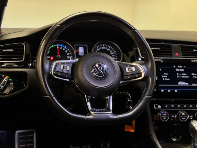 2019 VOLKSWAGEN GOLF - 29
