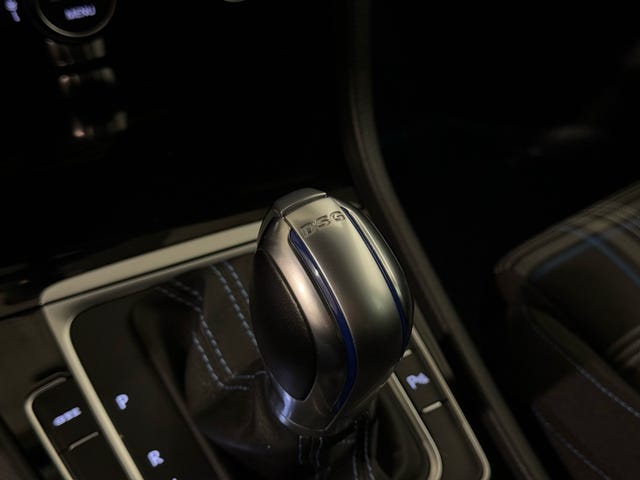 2019 VOLKSWAGEN GOLF - 33