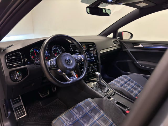 2019 VOLKSWAGEN GOLF - 18