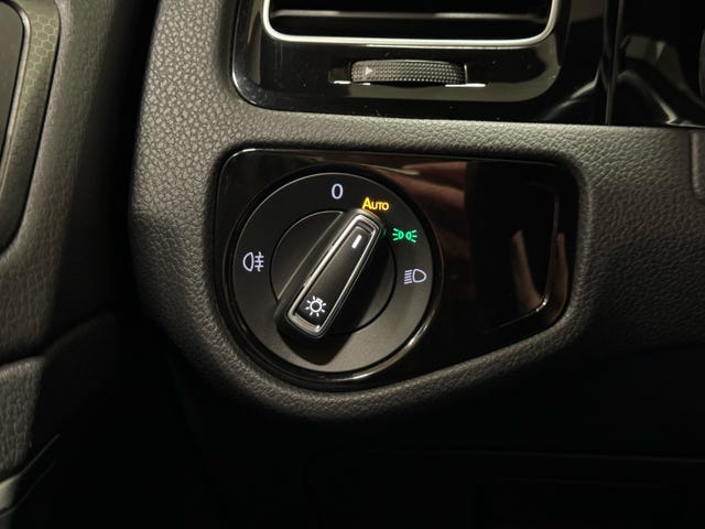 2019 VOLKSWAGEN GOLF - 24