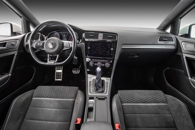 2019 VOLKSWAGEN GOLF - 11