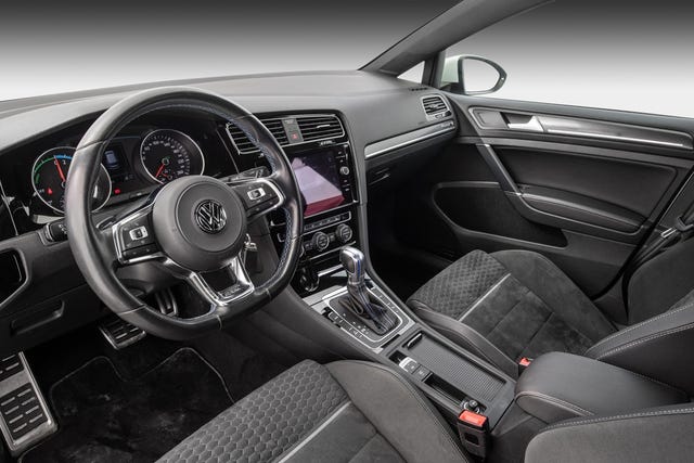 2019 VOLKSWAGEN GOLF - 9