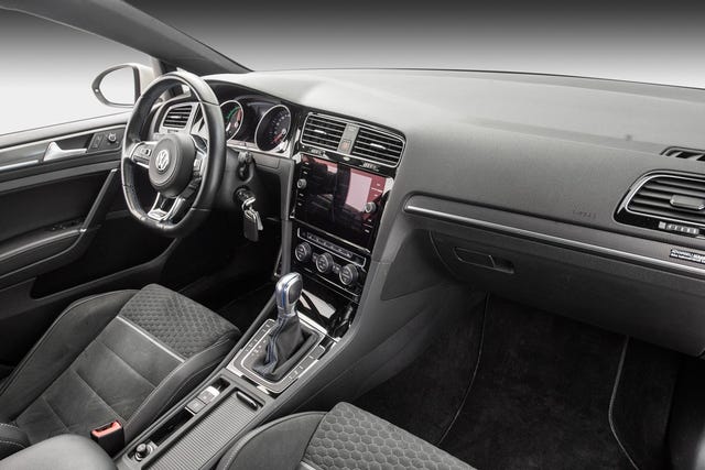 2019 VOLKSWAGEN GOLF - 14
