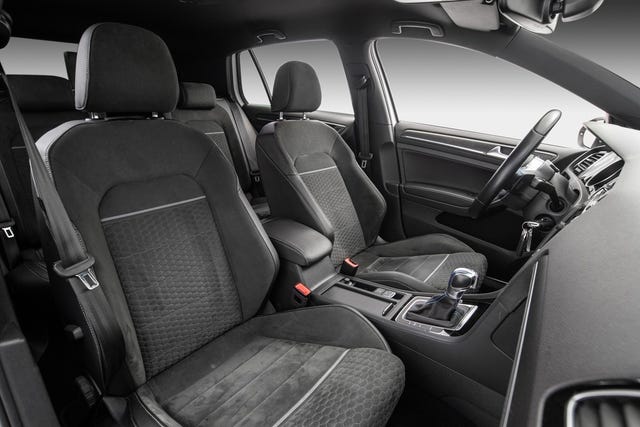 2019 VOLKSWAGEN GOLF - 16