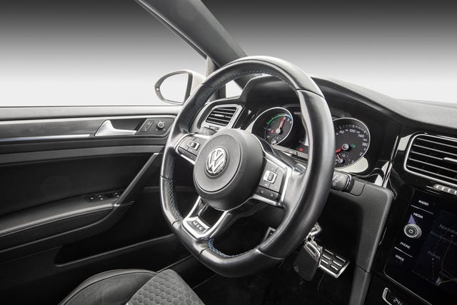 2019 VOLKSWAGEN GOLF - 13