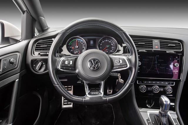2019 VOLKSWAGEN GOLF - 12