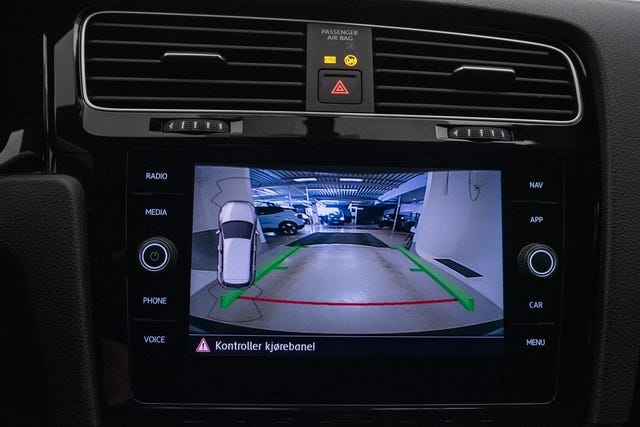2019 VOLKSWAGEN GOLF - 19