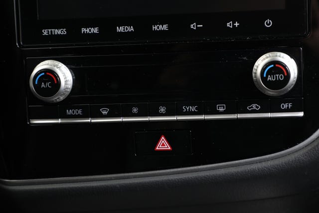 2020 MITSUBISHI OUTLANDER - 19