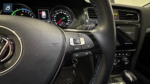 2018 VOLKSWAGEN GOLF - 24