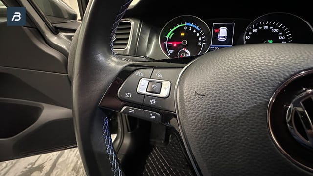 2018 VOLKSWAGEN GOLF - 23