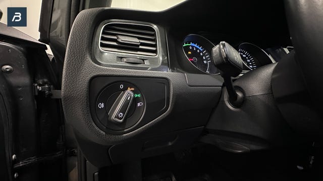 2018 VOLKSWAGEN GOLF - 28