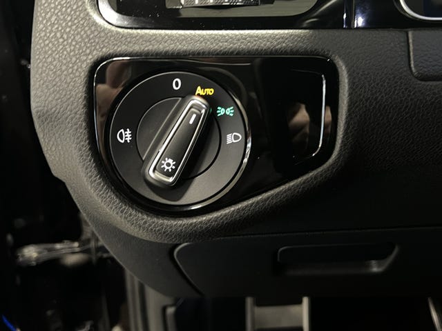 2018 VOLKSWAGEN GOLF - 23