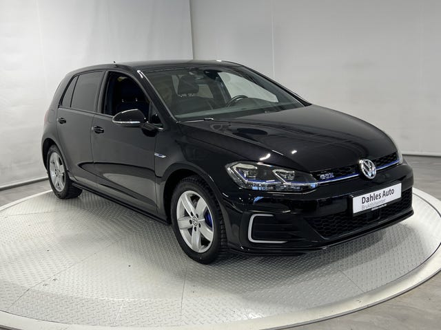 WVWZZZAUZJW813521 2018 VOLKSWAGEN GOLF-2