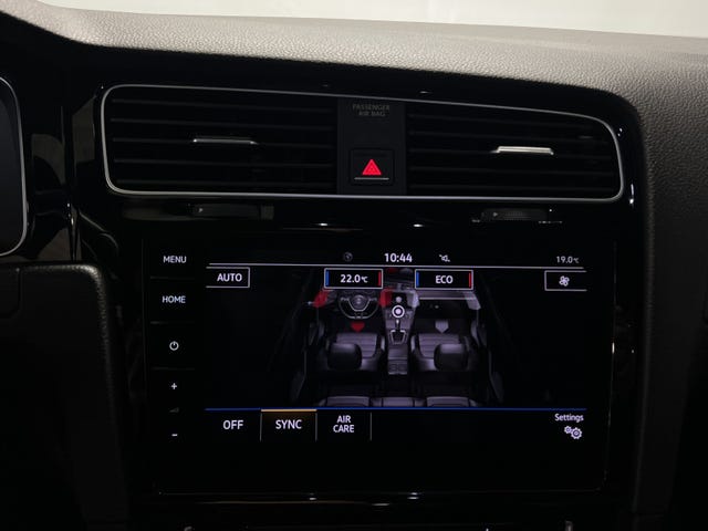 2018 VOLKSWAGEN GOLF - 32