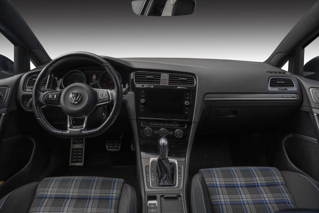 2018 VOLKSWAGEN GOLF - 23