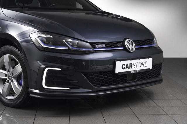 WVWZZZAUZJW805961 2018 VOLKSWAGEN GOLF-1