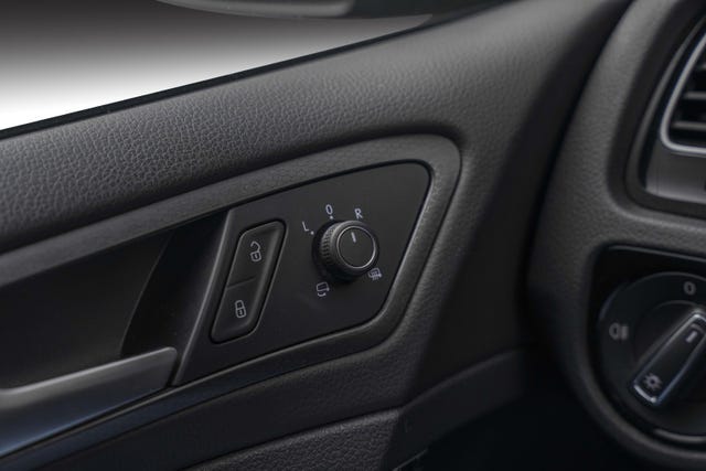 2018 VOLKSWAGEN GOLF - 18