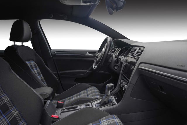2018 VOLKSWAGEN GOLF - 25