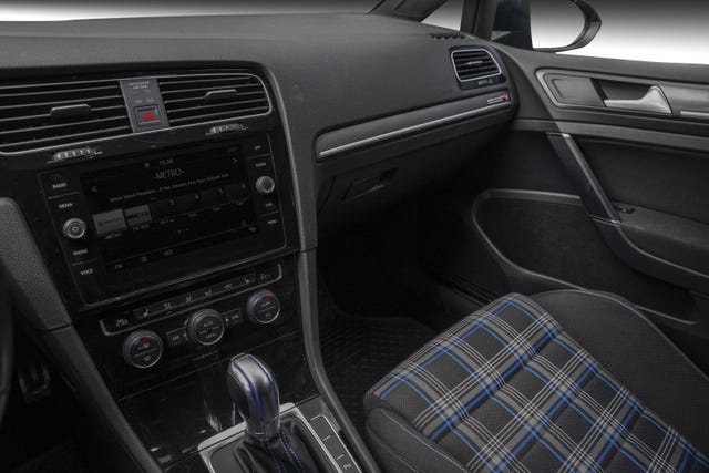 2018 VOLKSWAGEN GOLF - 13
