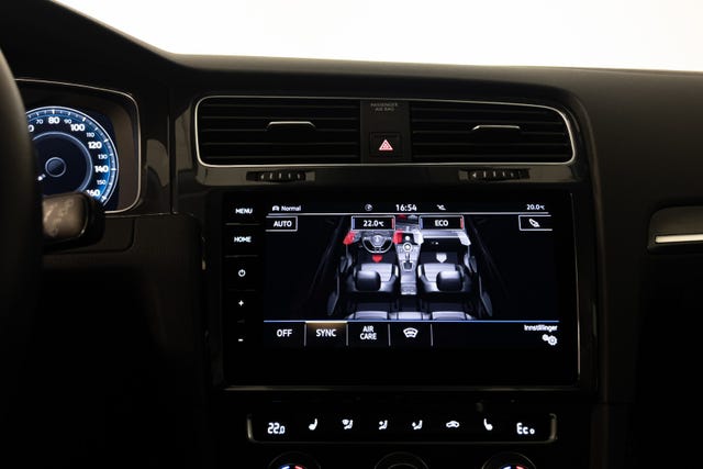 2019 VOLKSWAGEN GOLF - 31