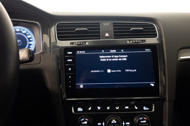 2019 VOLKSWAGEN GOLF - 28