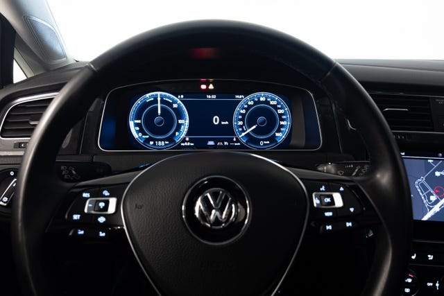 2019 VOLKSWAGEN GOLF - 22