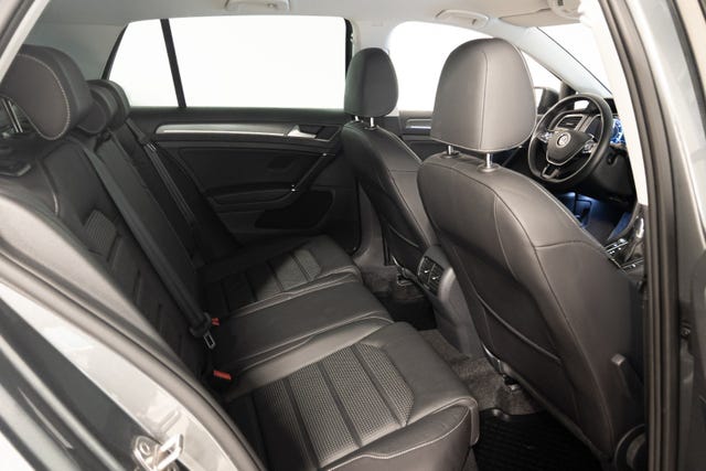 2019 VOLKSWAGEN GOLF - 33