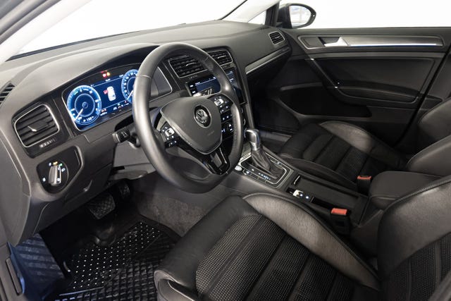 2019 VOLKSWAGEN GOLF - 17