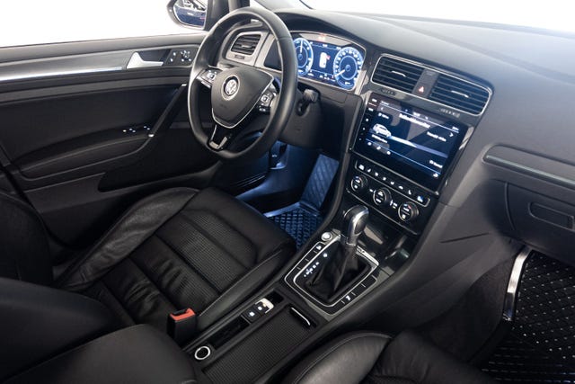 2019 VOLKSWAGEN GOLF - 18