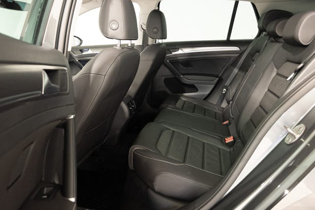 2019 VOLKSWAGEN GOLF - 32