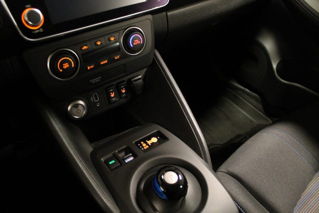 2022 NISSAN LEAF - 15