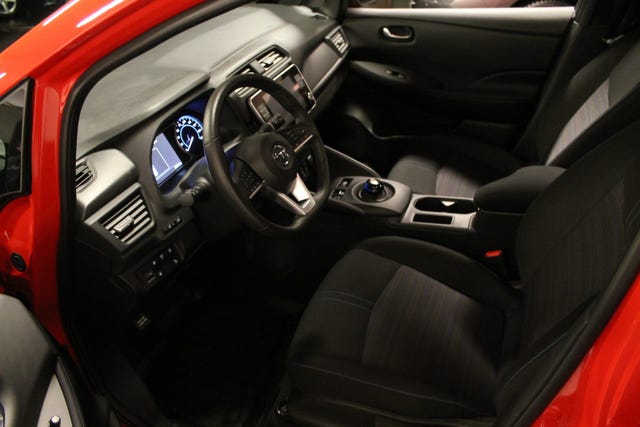2022 NISSAN LEAF - 11