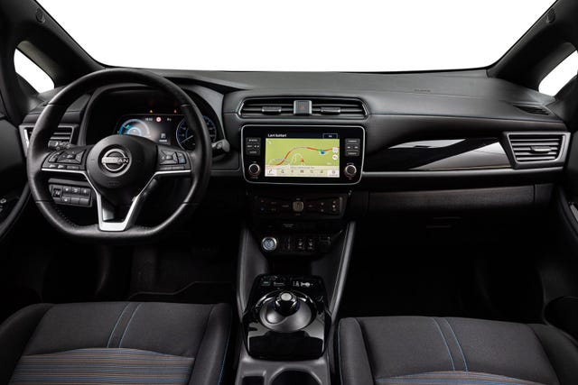 2022 NISSAN LEAF - 10