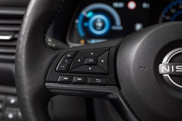 2022 NISSAN LEAF - 12