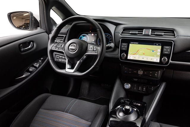 2022 NISSAN LEAF - 25