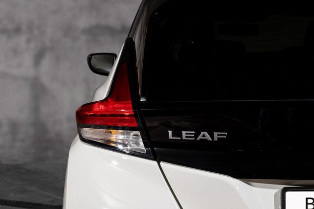 2022 NISSAN LEAF - 8