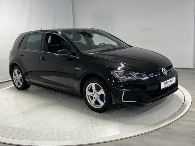 WVWZZZAUZJW802151 2018 VOLKSWAGEN GOLF-1