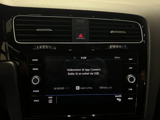 2018 VOLKSWAGEN GOLF - 28