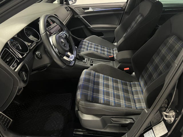 2018 VOLKSWAGEN GOLF - 38