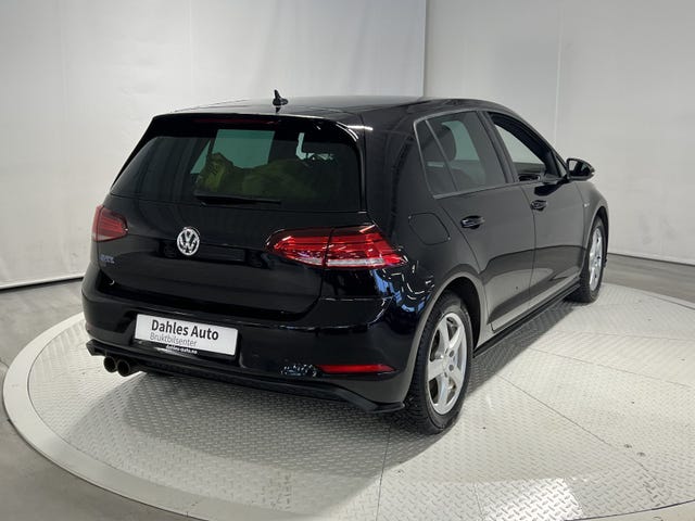 WVWZZZAUZJW802151 2018 VOLKSWAGEN GOLF-2
