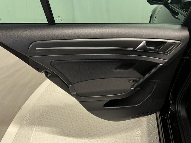 2018 VOLKSWAGEN GOLF - 40