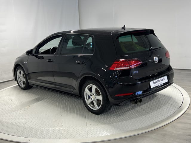 WVWZZZAUZJW802151 2018 VOLKSWAGEN GOLF-3