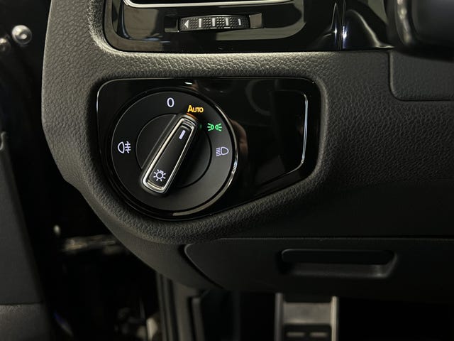 2018 VOLKSWAGEN GOLF - 23