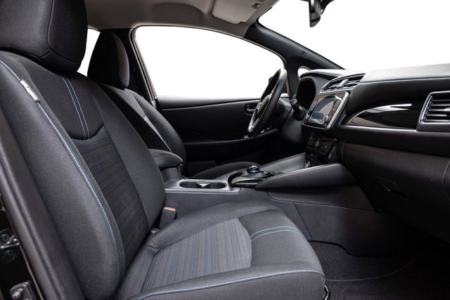 2022 NISSAN LEAF - 24