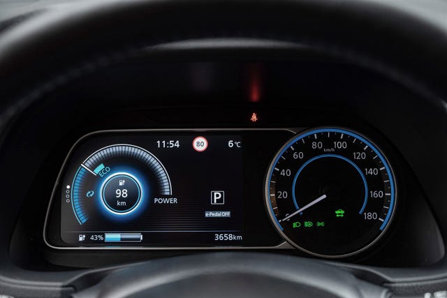 2022 NISSAN LEAF - 14