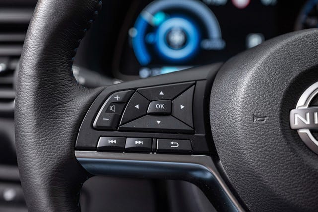 2022 NISSAN LEAF - 12