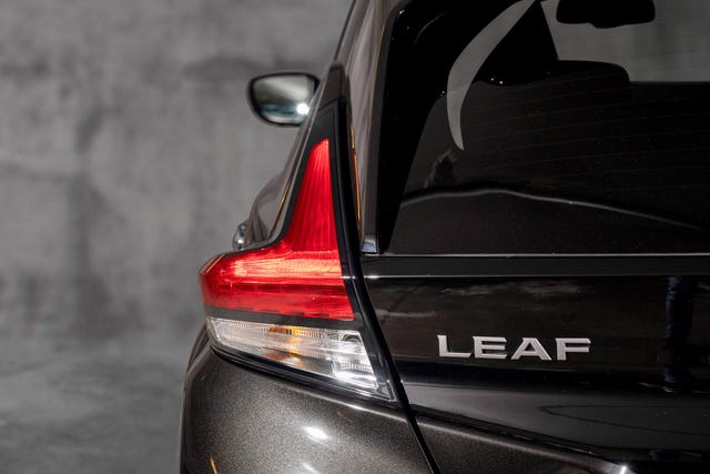 2022 NISSAN LEAF - 8