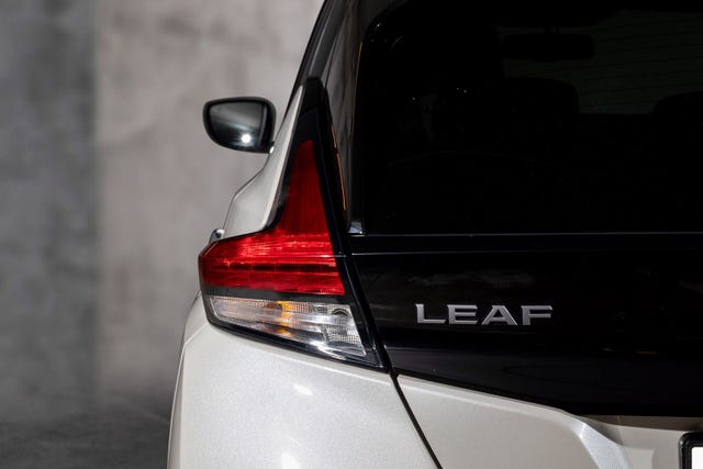 2022 NISSAN LEAF - 8